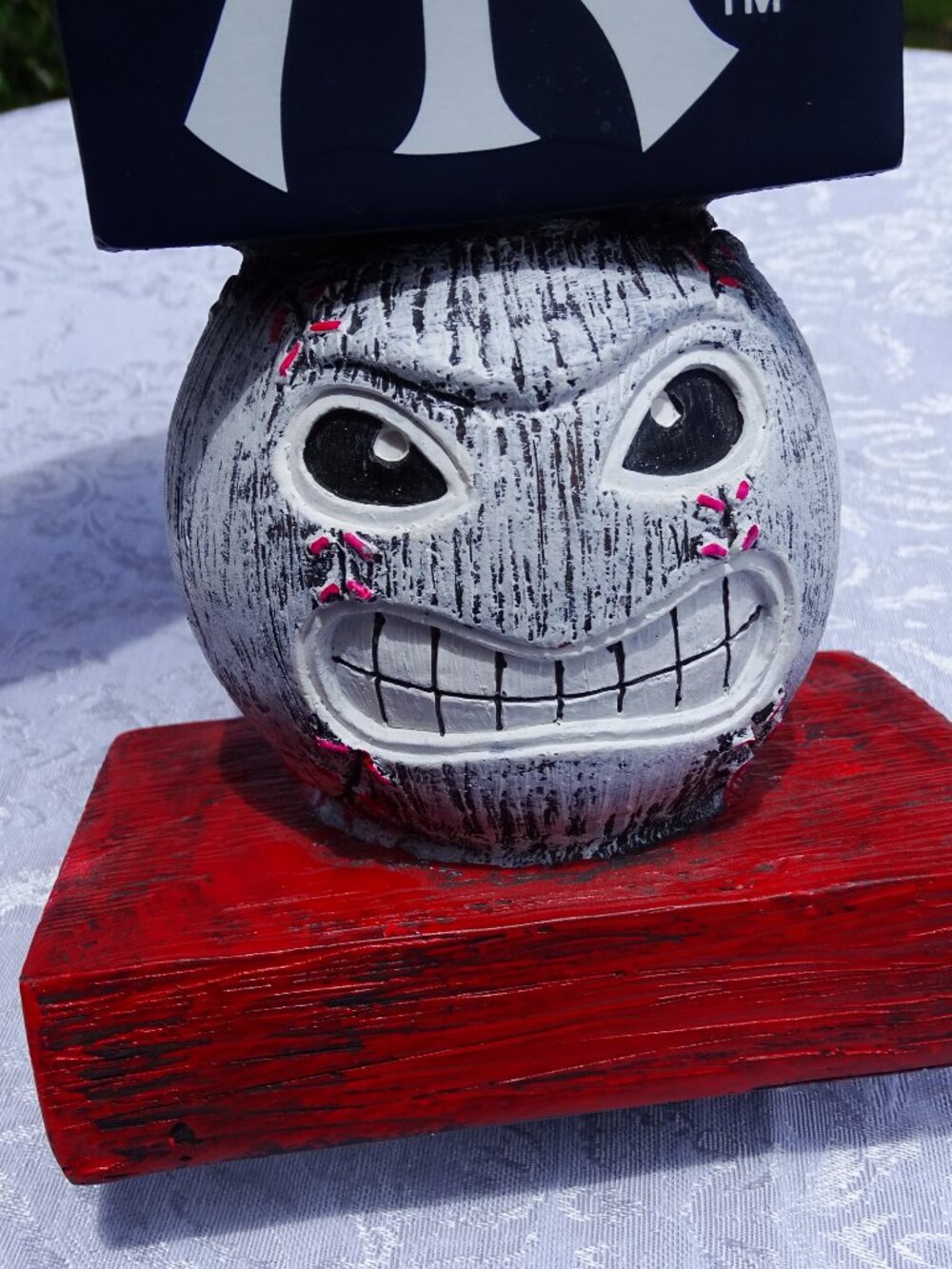 New York Yankees Tiki Totem Statue, Hand Painted 14 1/2" Tall - Picture 6 of 6